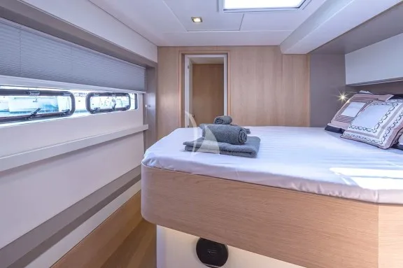 Image of LICENSE TO CHILL yacht #15
