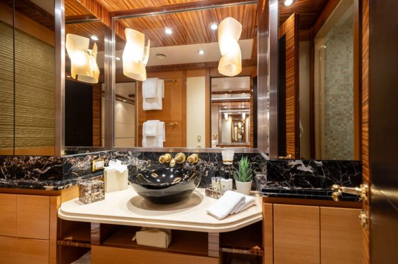 Double cabin bathroom