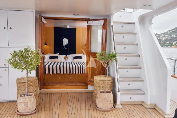 master cabin - use of private terrace