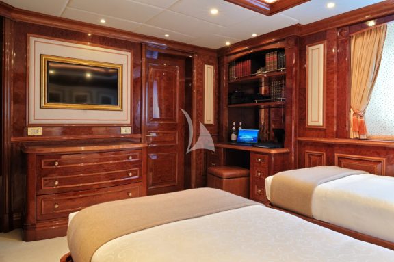 Convertible (double/twin) guest cabin