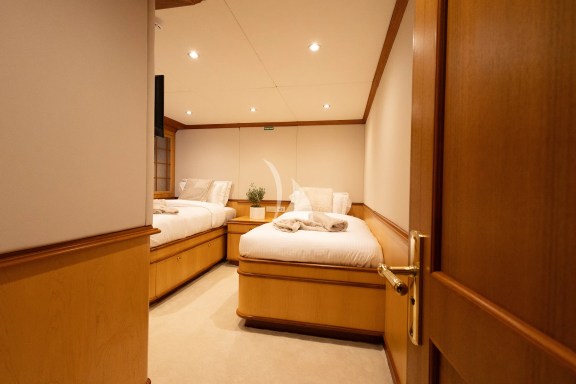 Image of KOKOMO NIGHTS yacht #32
