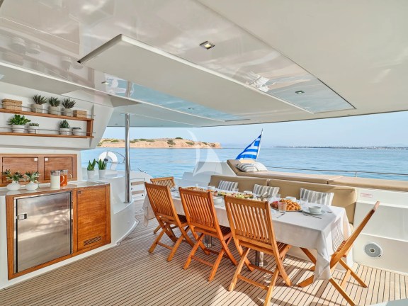 Aft Deck - Dining Area