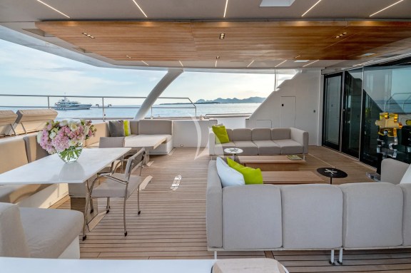 Main deck aft