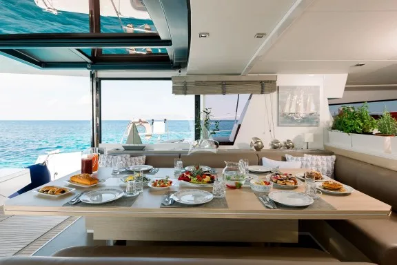Salon Dining Area