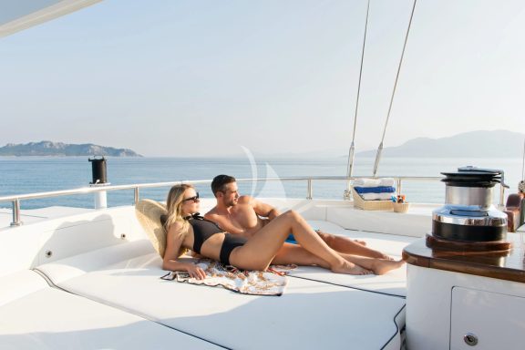 Sunbathing flybridge