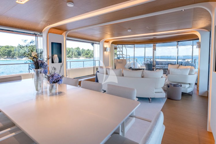 Main deck salon