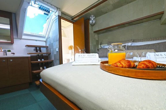 Double cabin