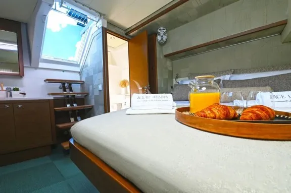 Double cabin