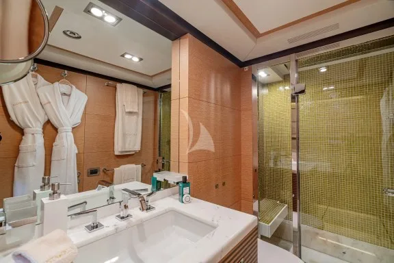 Double Cabin