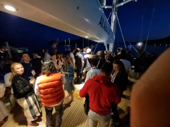Image of All About U 2 yacht #40