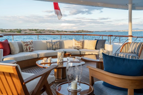 Image of FOS yacht #21