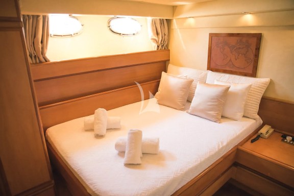 Double cabin