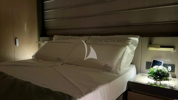 Starboard Double, Evening Mode