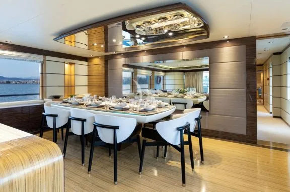 Main salon dining