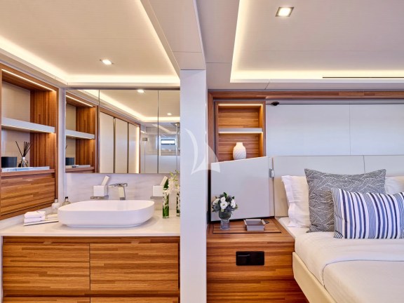 Master Cabin with bathroom