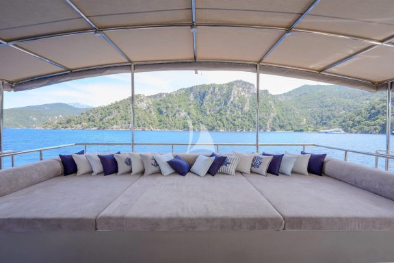 Image of KING OF THE SEA yacht #9