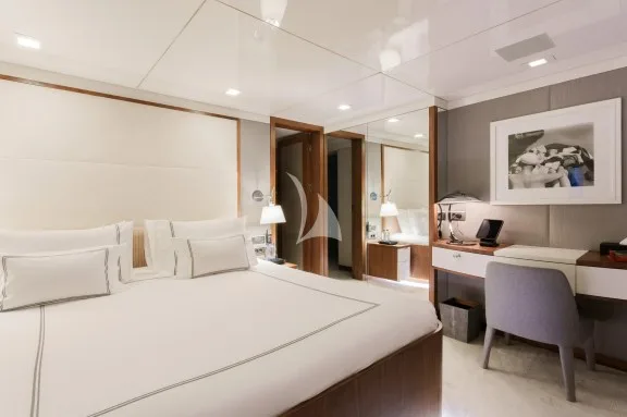 Double cabin