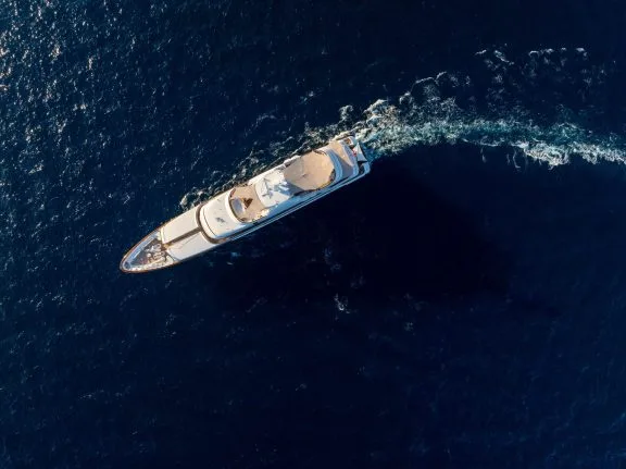Image of FOS yacht #17