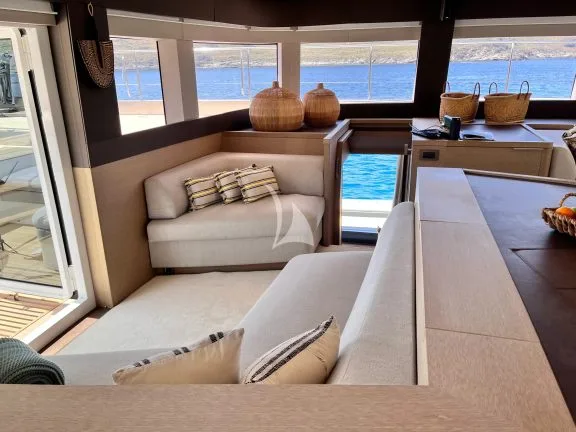 Second seating area with view of master cabin terrace
