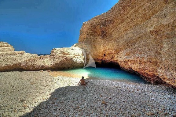 Ano Koufonissi, Cyclades - a small island surrounded by exotic waters