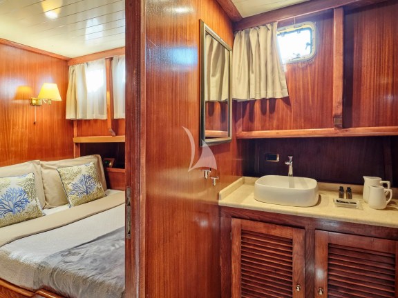 Guest cabin and bathroom