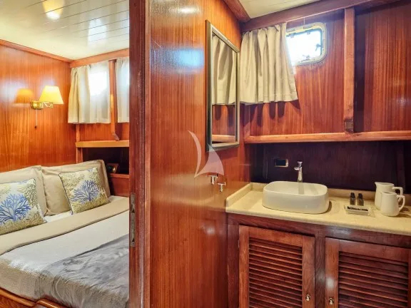Guest cabin and bathroom