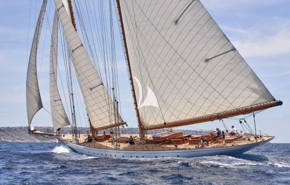 Image of ELENA of LONDON yacht #5