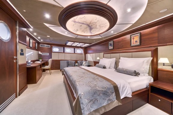 Lady Gita aft Master cabin