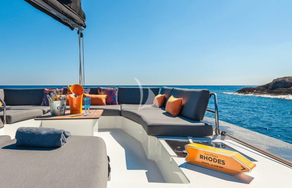 Flybridge sitting area