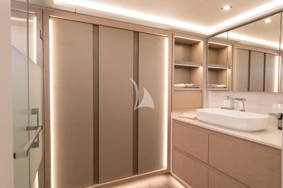 Image of SERENISSIMA III yacht #24