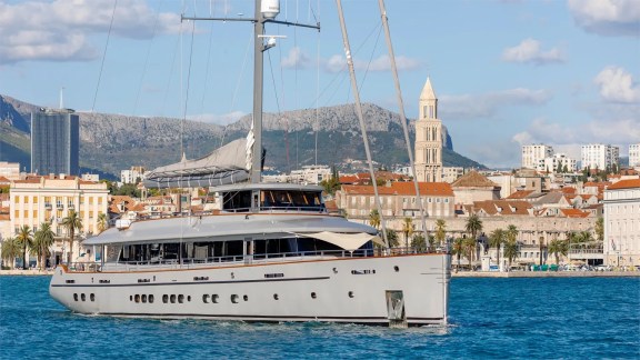 Image of Life is Good yacht #2