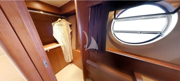 Master Cabin walk in closet
