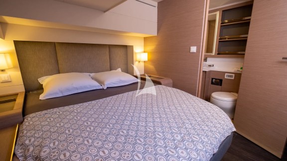 Double cabin