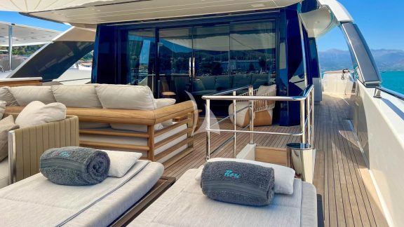 Upper Deck Aft Sunbeds