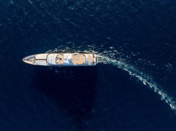 Image of FOS yacht #16