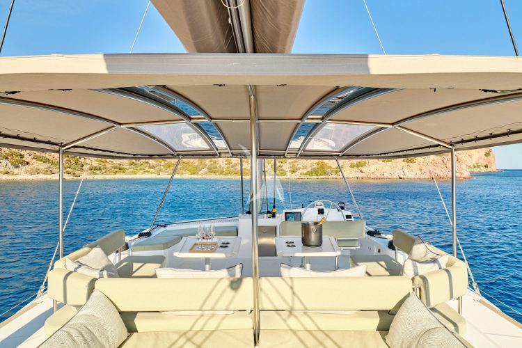 Lounge flybridge