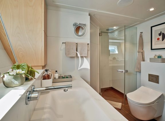 Master Cabin en suite