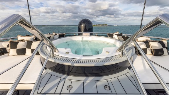 Image of OKTO yacht #12