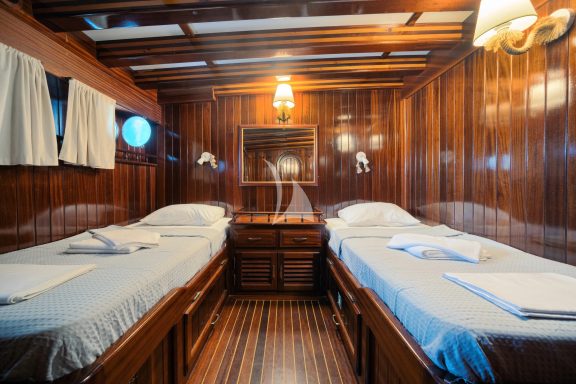 Image of THALASSA yacht #11