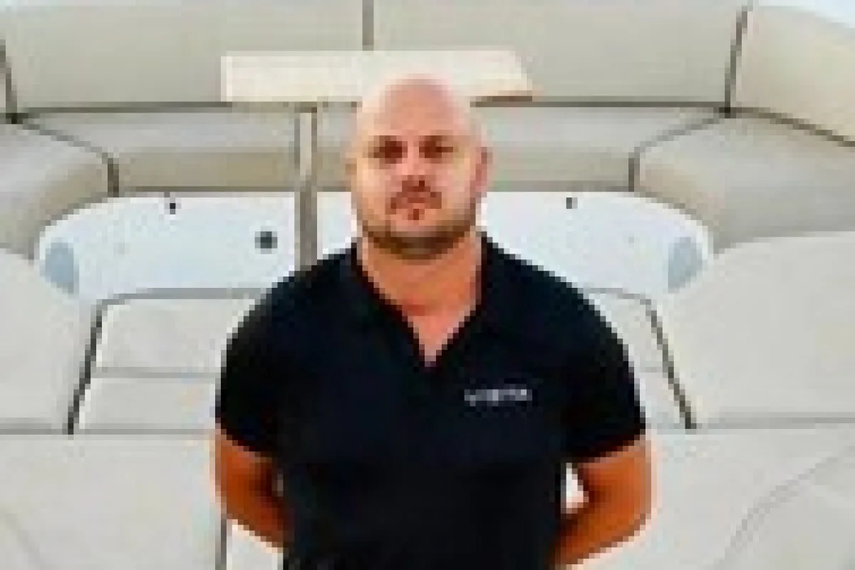 Crew Main Image