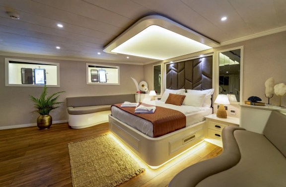 Image of QUEEN OF MAKRI yacht #23