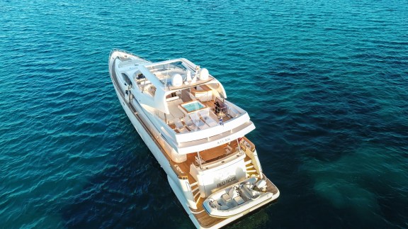 Image of RED ROSE yacht #2
