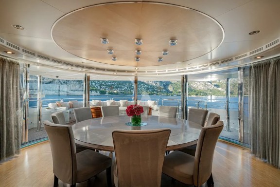 Upper Deck Dining