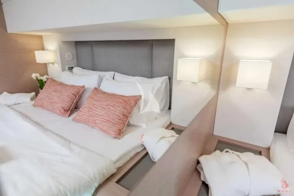 Guest cabin