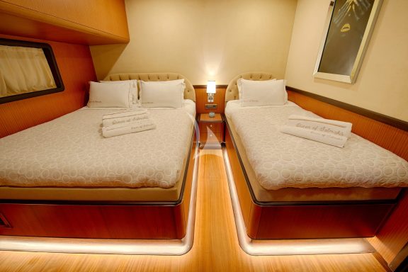 Image of QUEEN OF SALMAKIS yacht #28