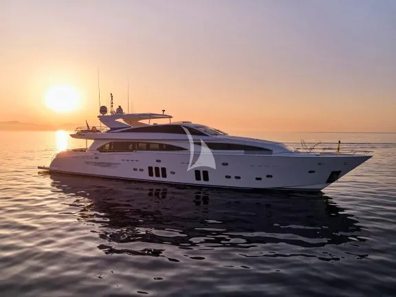 Image of HAKUNA MATATA yacht #24