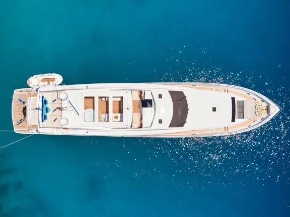 Image of HAKUNA MATATA yacht #11