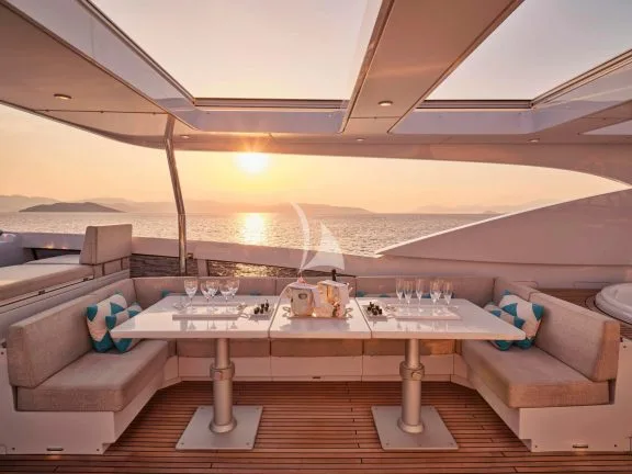 Image of HAKUNA MATATA yacht #21