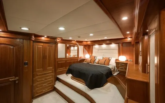 Guest cabin