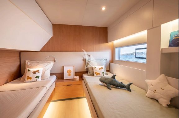 Factory photos - twin cabin